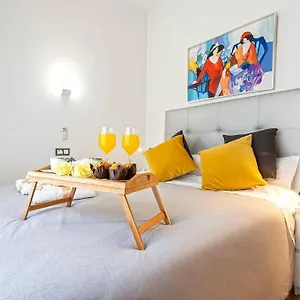 -malagasunapts- Huge & * Pool* Freepark* Apartamento